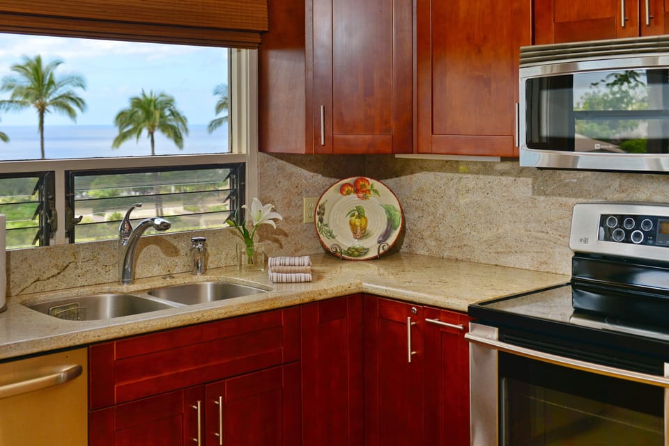 Beautiful Ocean View from your Kitchen Sink!