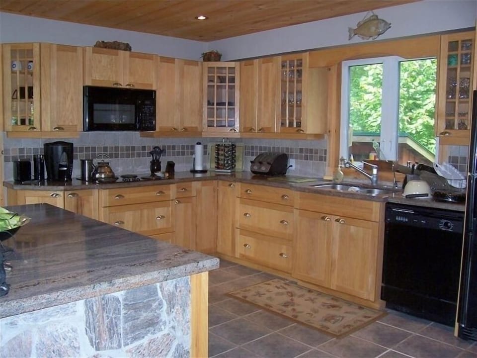 spacious kitchen fully equipped