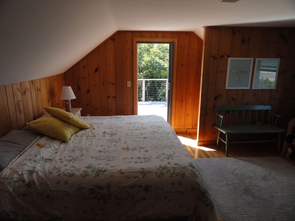 upstairs master bedroom