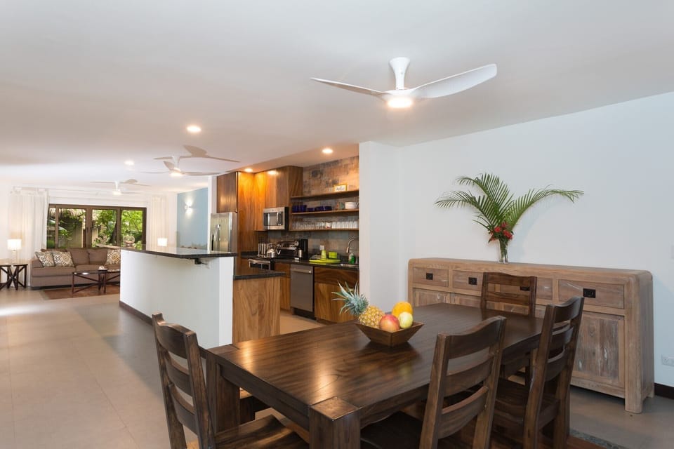 Full kitchen