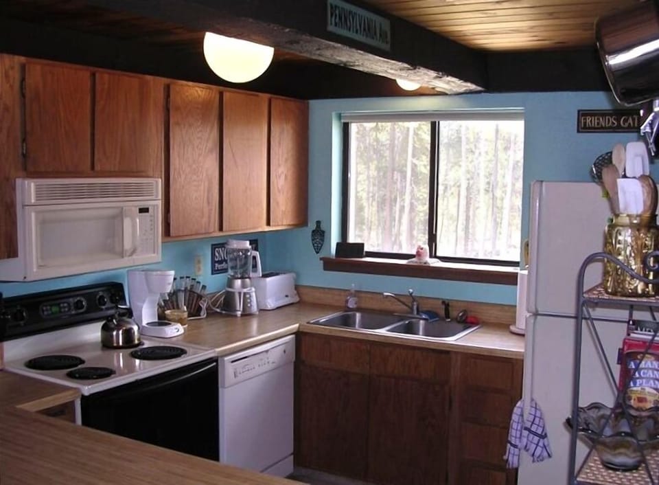 Full Kitchen