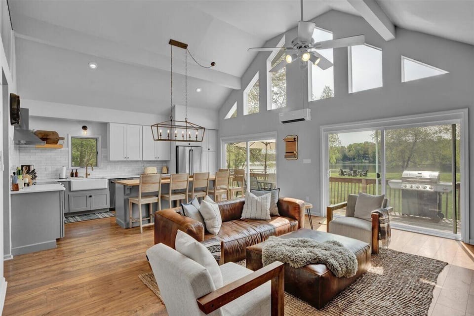 Completely renovated living space with AC 