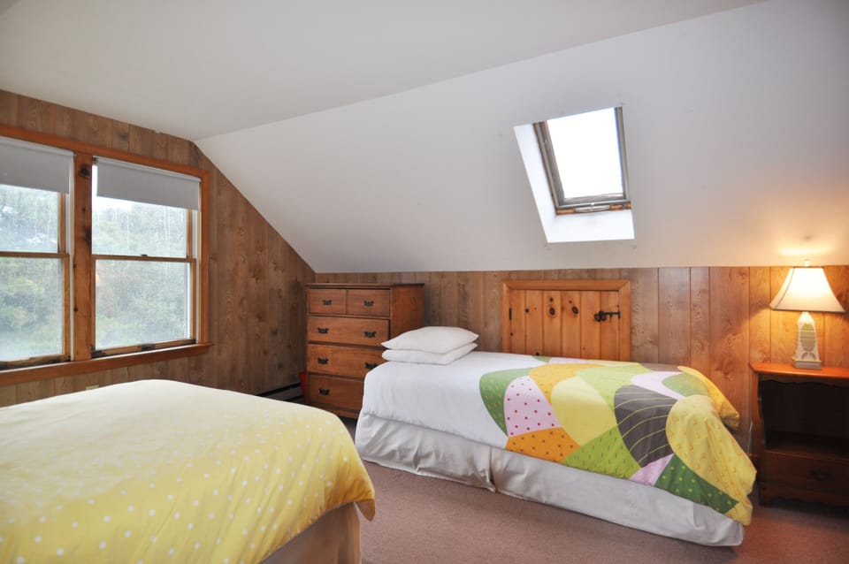 Second floor rear bedroom