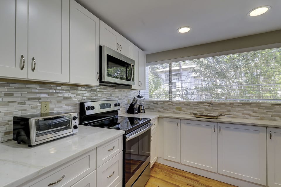 Kitchen - beautiful renovated kitchen with updated appliances.
