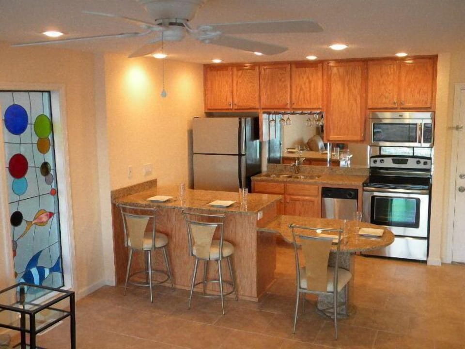 complete kitchen bring your food/drink