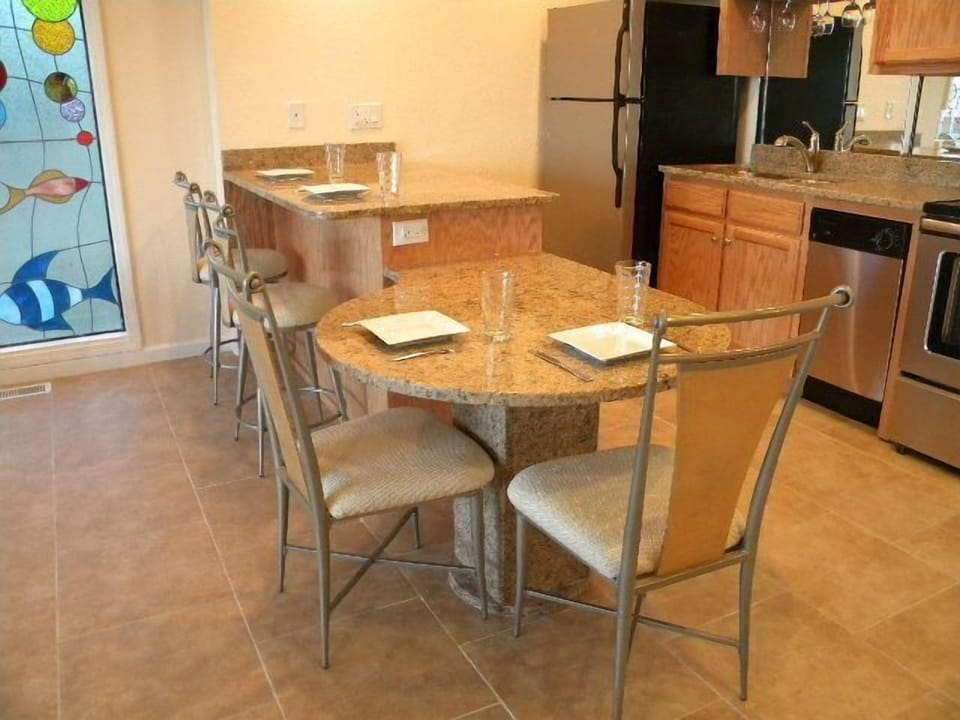 Granite counter Bar and dinning seating