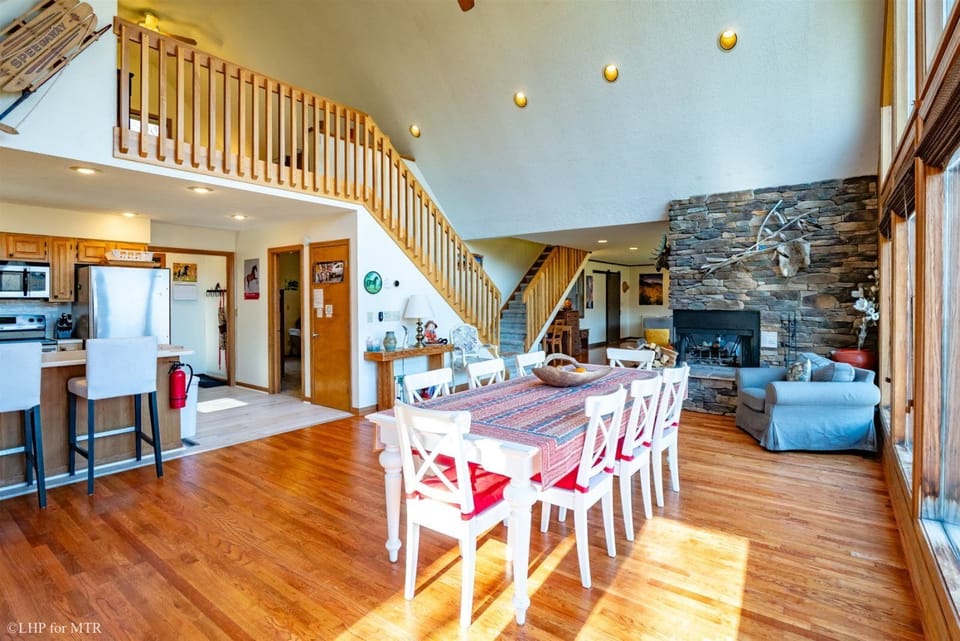 First Floor Dining 