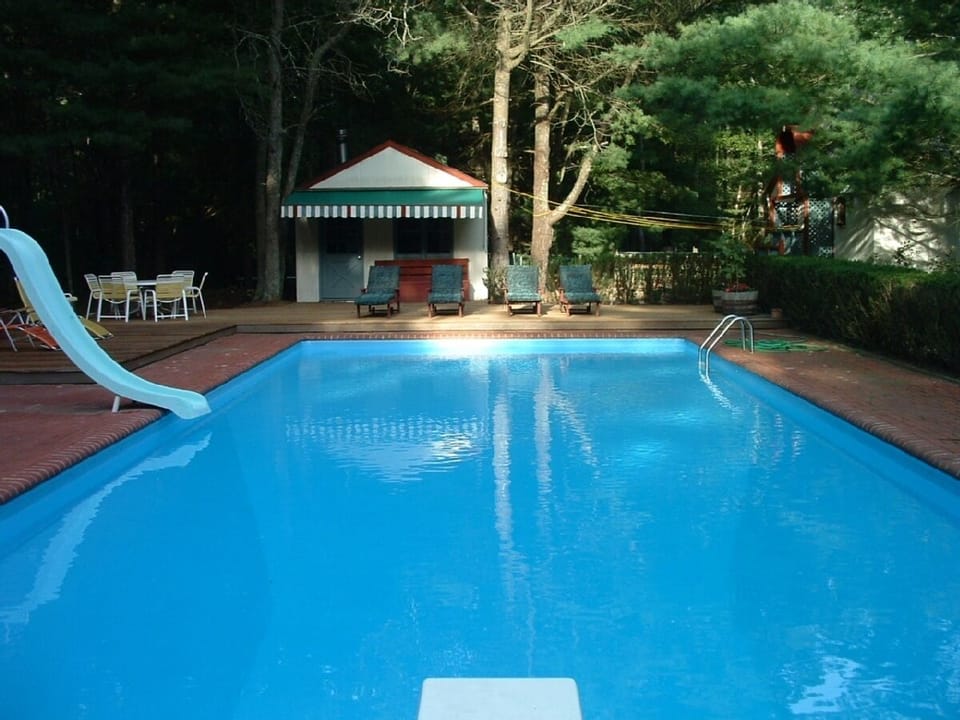 Extra large (50') pool with slide & diving board, pool house