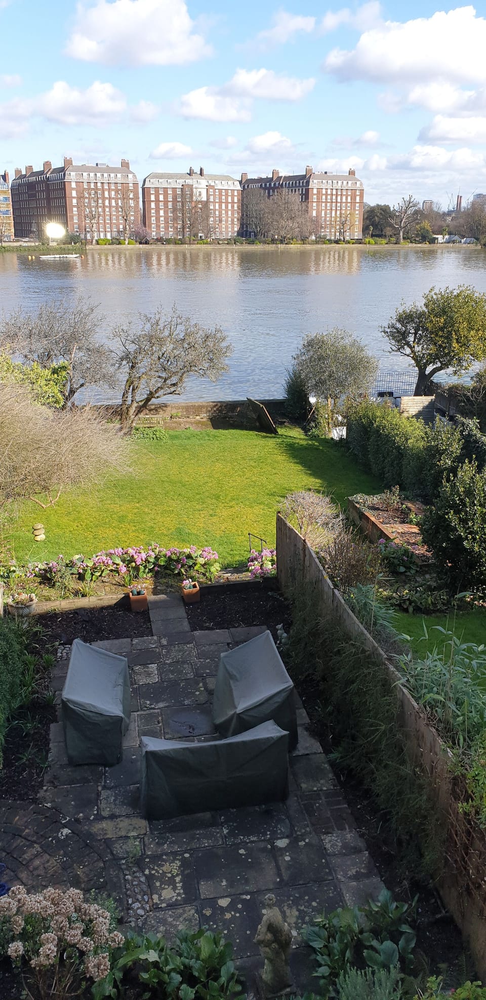 Putney garden and Thames view
