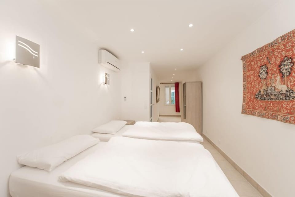Third bedroom.