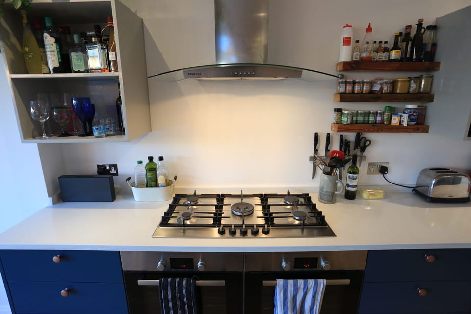 5 burner gas hob and two electric ovens