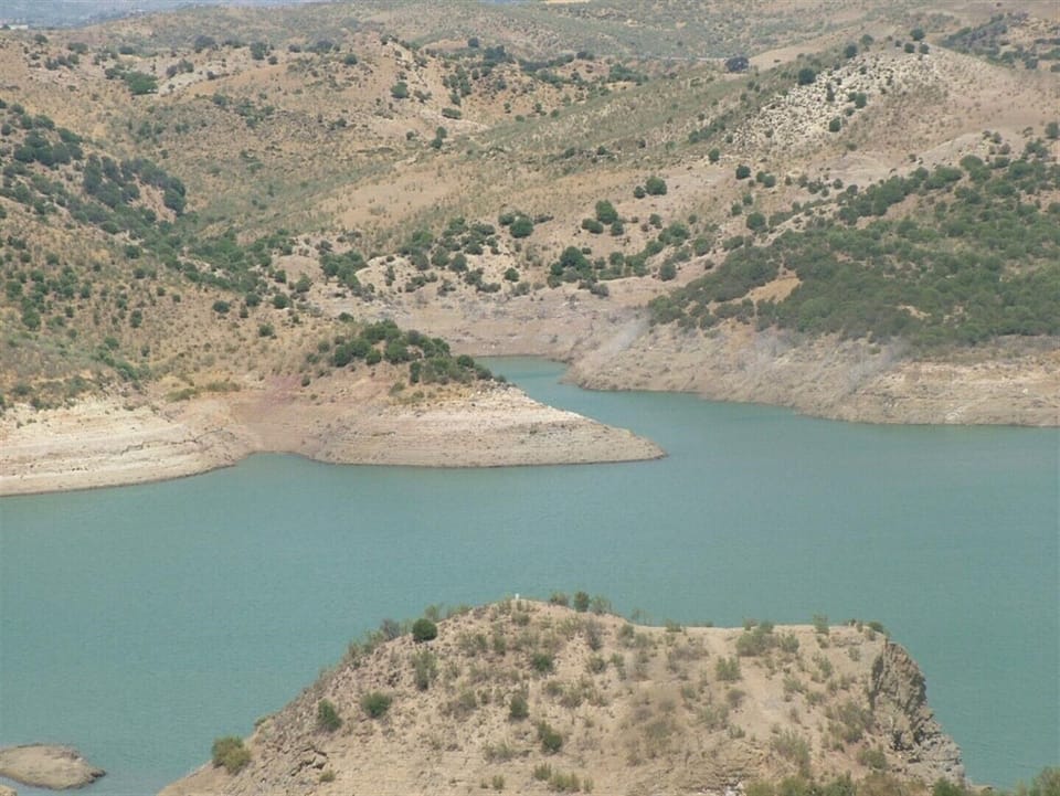 THE LAKES ARE ONLY 40 MINS FROM RANCHO NAVAZO 