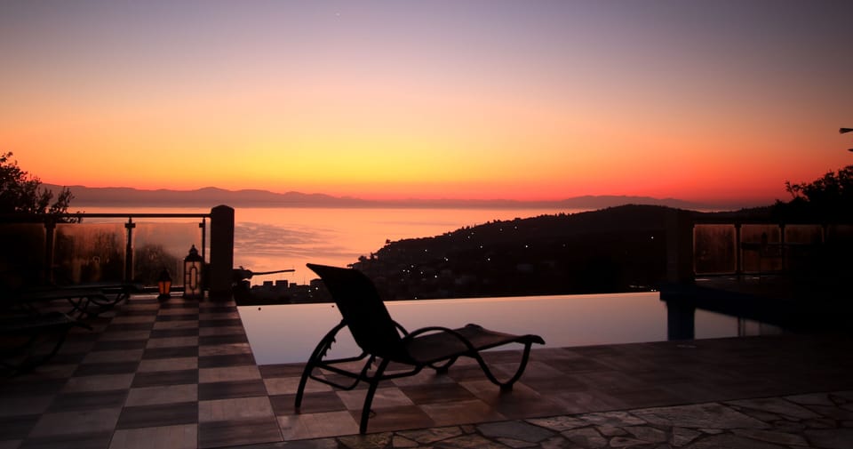 Sunrise at the pool