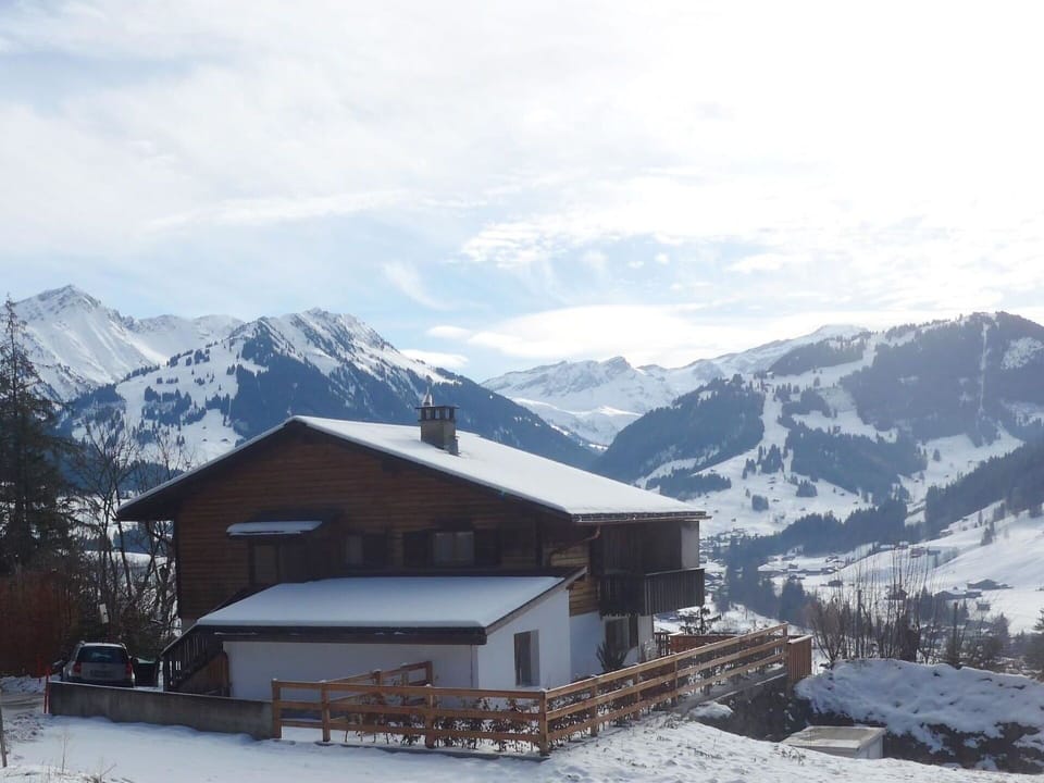 Cloud, Sky, Mountain, Snow, Window, Building, Slope, Highland, House, Freezing