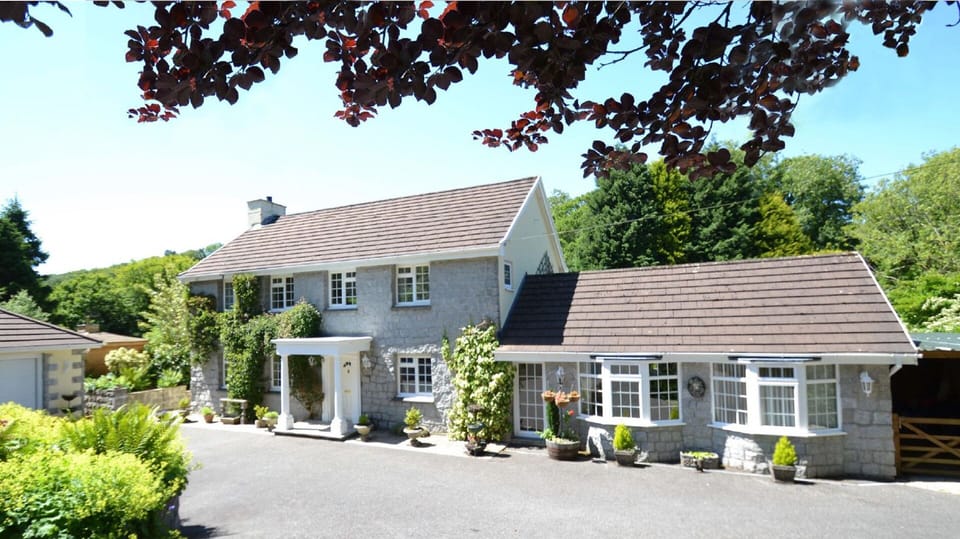 Grange with Lodge annexe on the right 