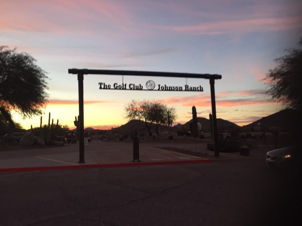 Golf club 2 minutes away