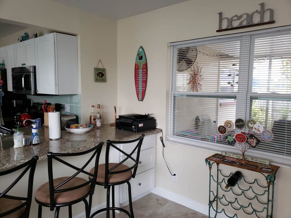 Breakfast bar