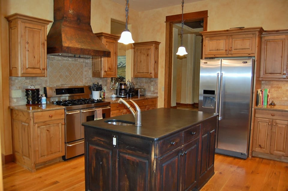 Gourmet kitchen fully stocked for entertaining big groups
