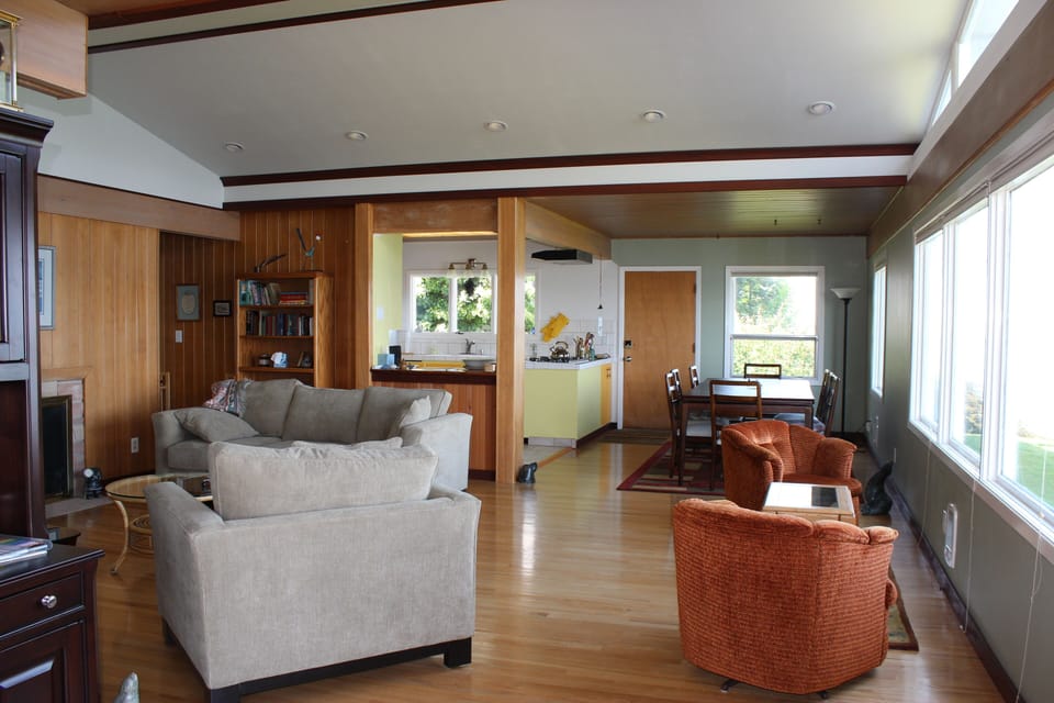 Open Floor Plan to enjoy the family.