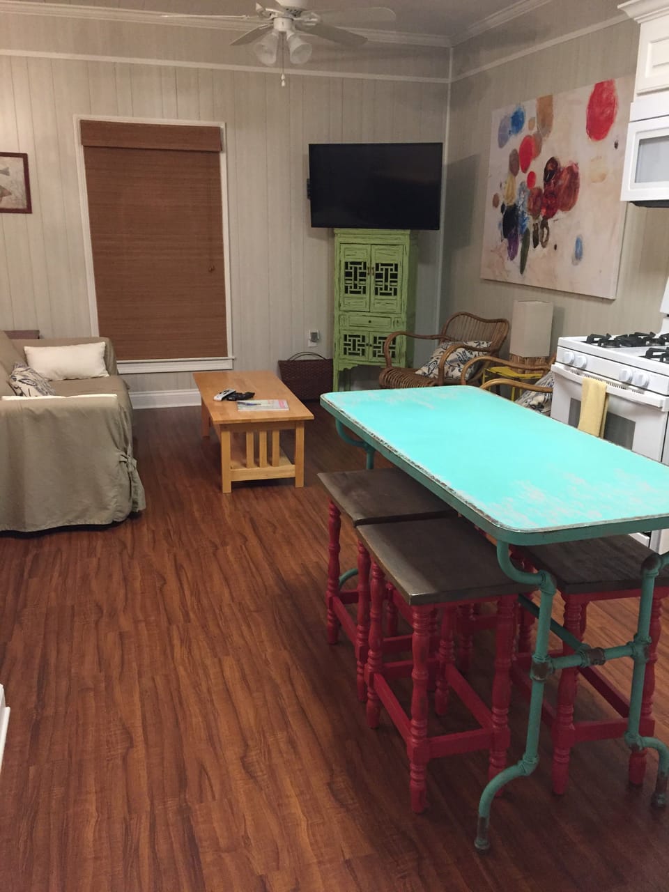 apartment kitchen/living