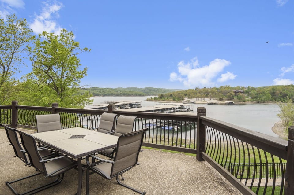 Great lakefront views