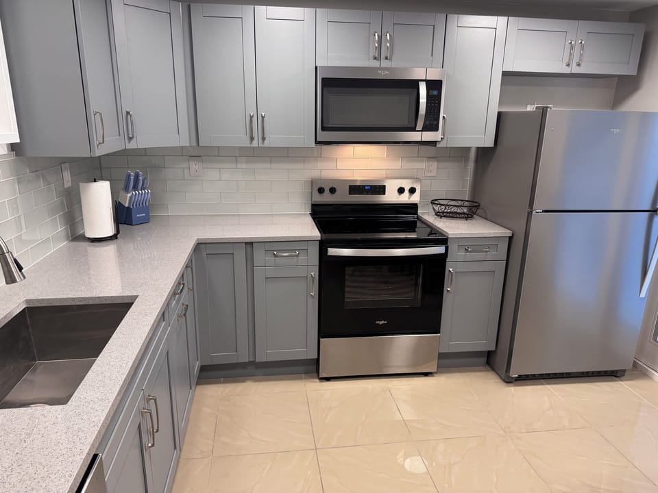 BRAND NEW KITCHEN 2025!