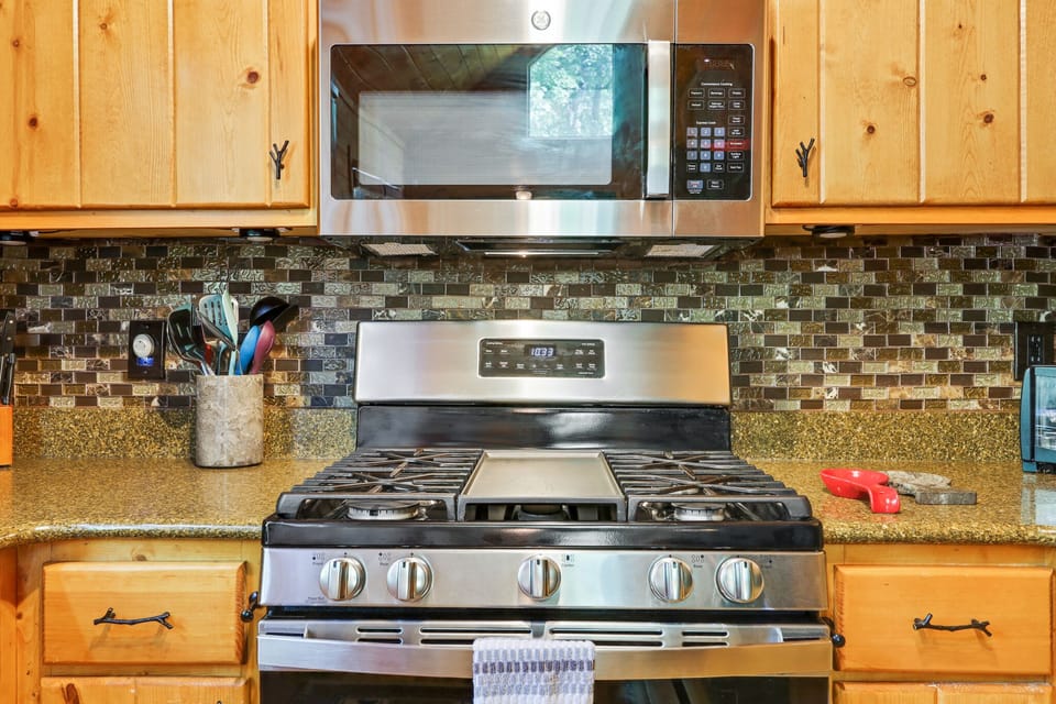 Gas stove.
