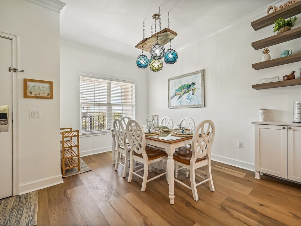 Dining Area with Seating for Six at 509 North Shore Place