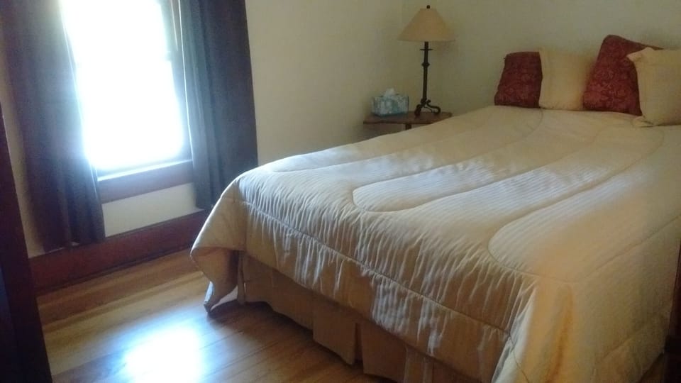 The "brown" room...