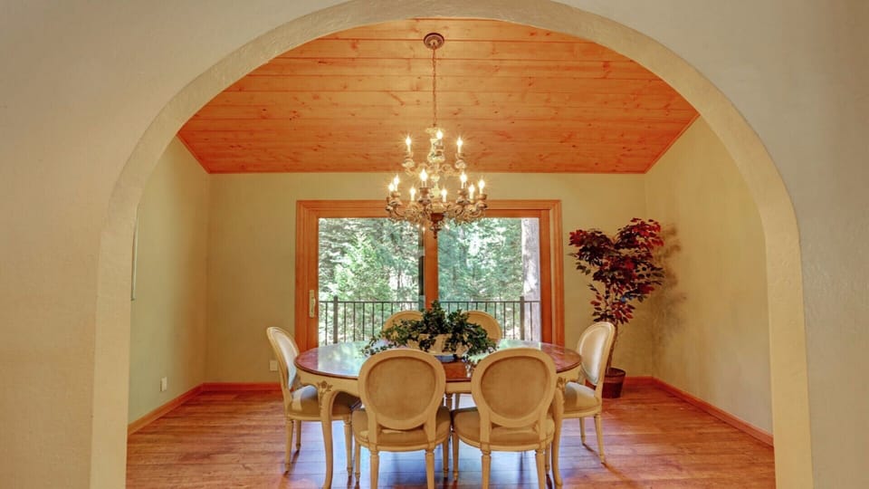 Dining room - table is larger now (seats 10)