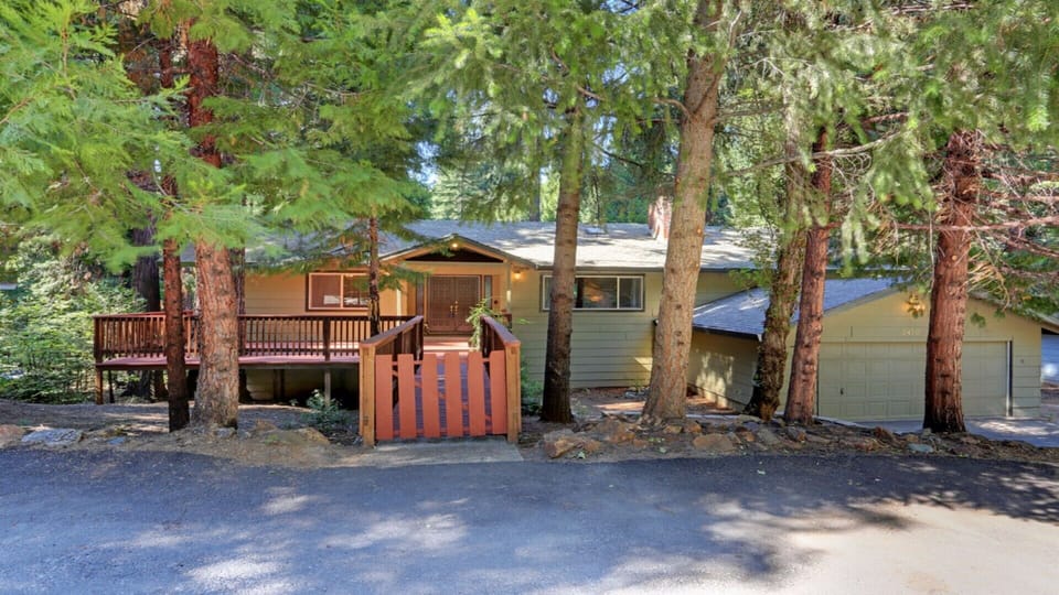 One of the few level access homes in Pollock Pines.
