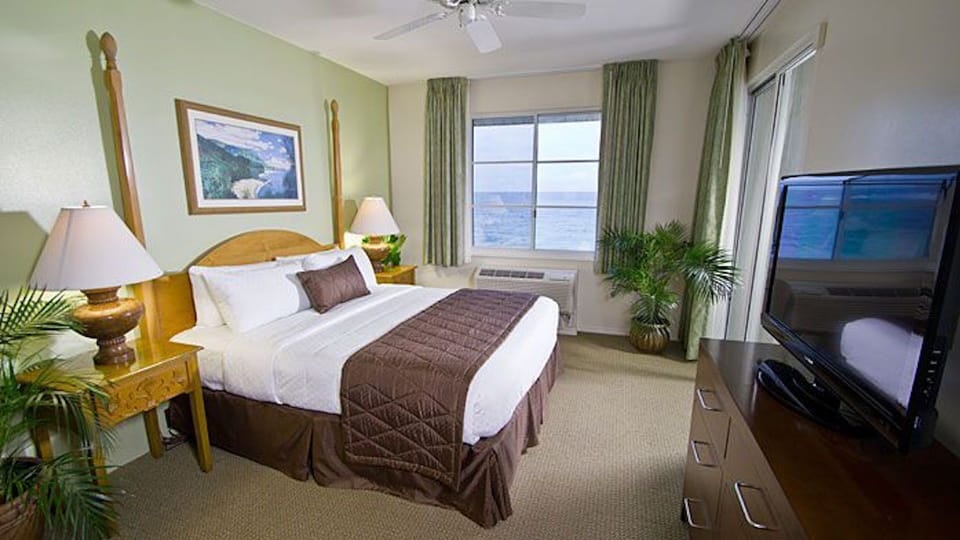 photo depicts ocean view, some villas will be garden view, please ask your agent