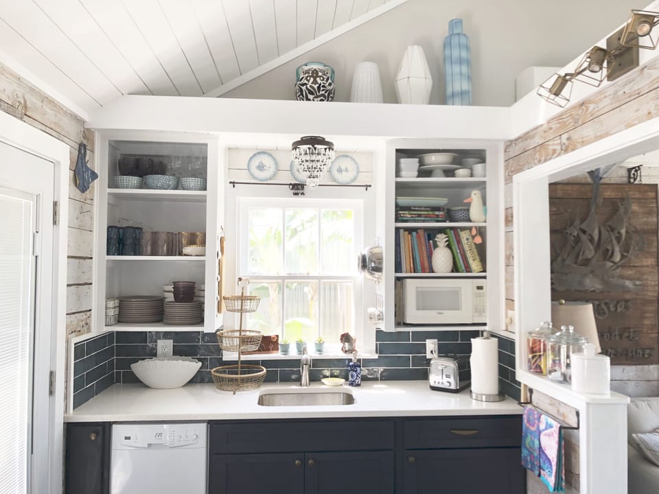 Kitchen - Dishwasher & Microwave