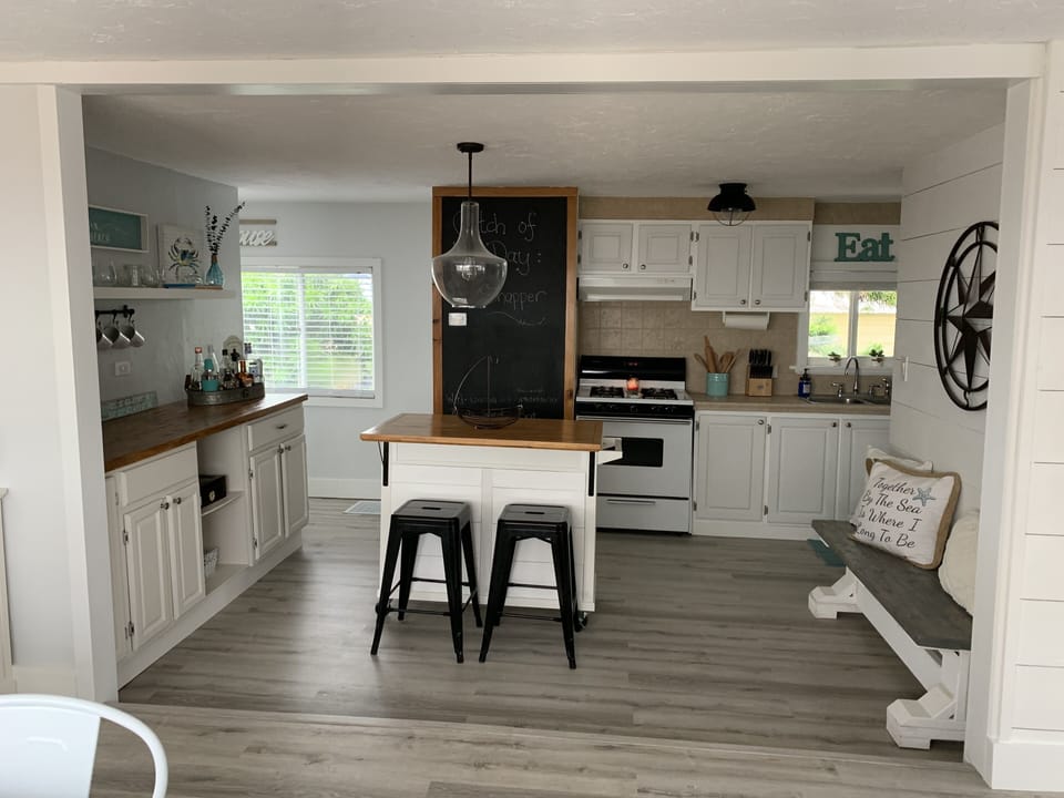 Kitchen & Island