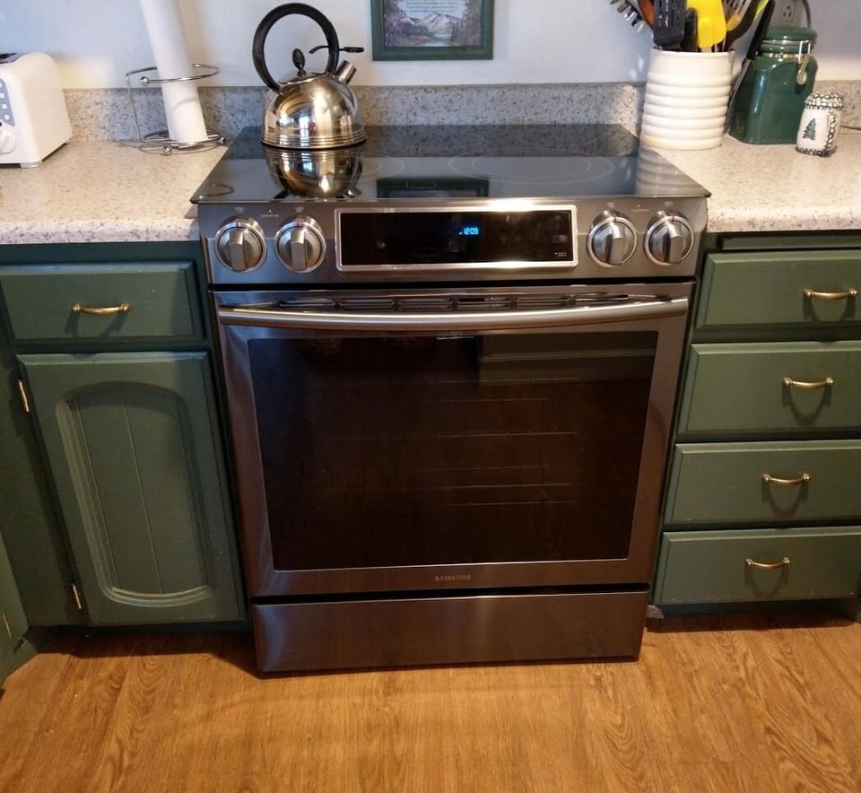 New Samsung stove and microwave