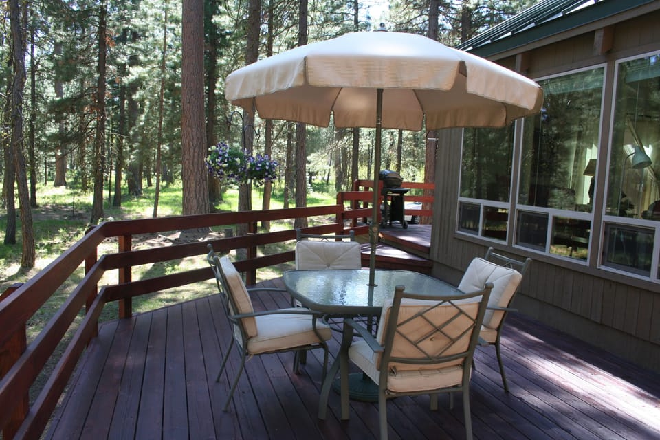 Full size deck for relaxing