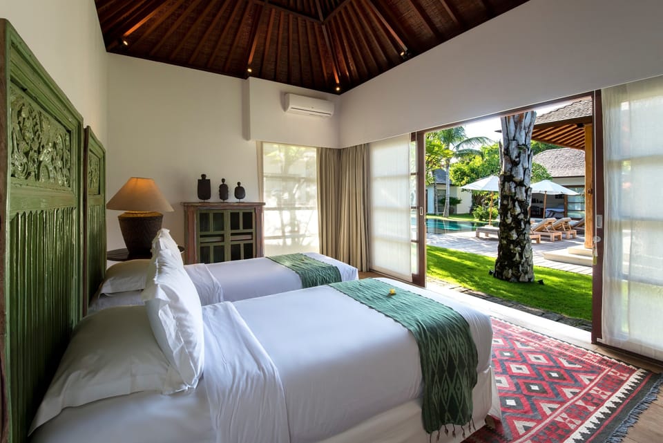 Luxury Haven 6 Bedroom Villa, Seminyak
