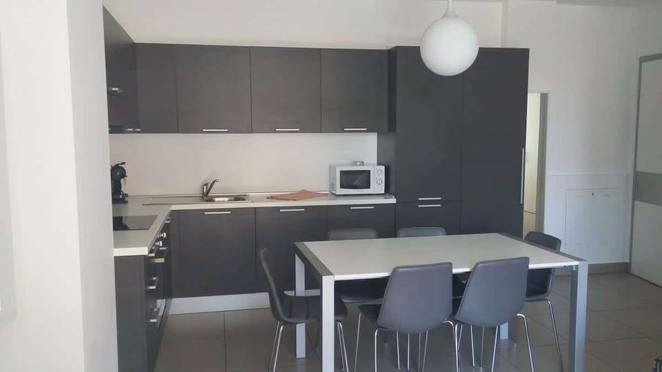 Contemporary kitchen