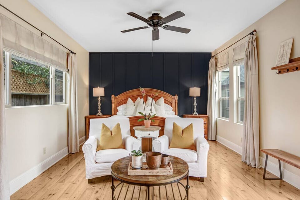 King Bed with high thread count sheets