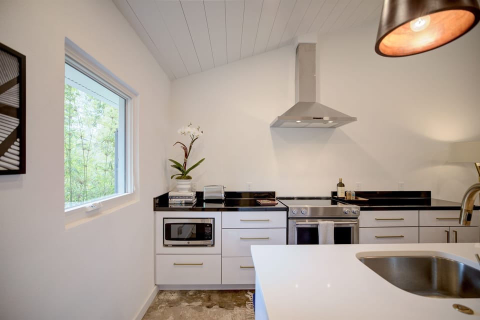 Open kitchen and island