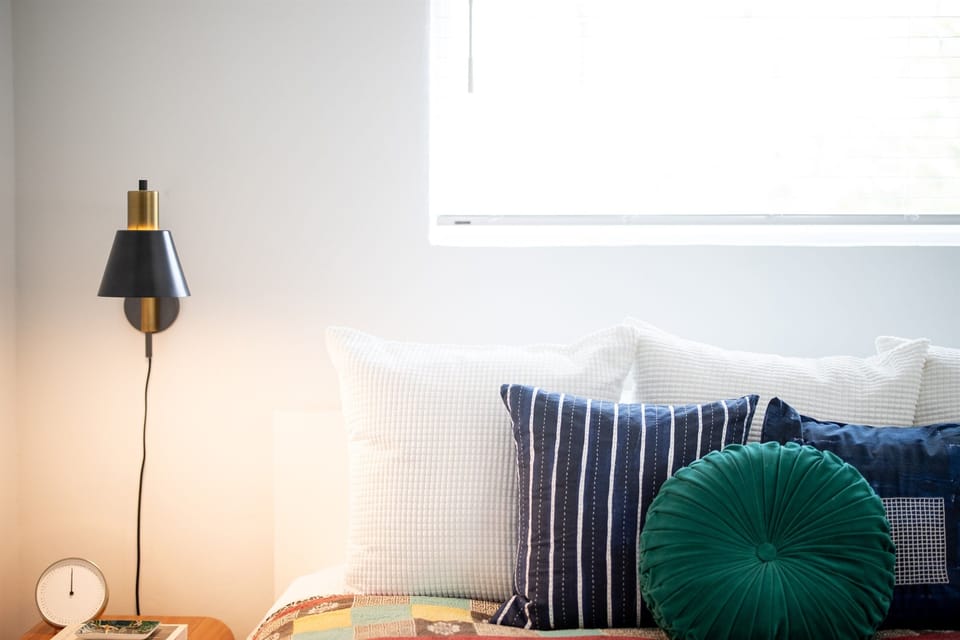 Small bedside tables and lamps