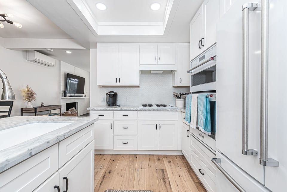 Guests must supply their own food, drinks, spices, and condiments.
                