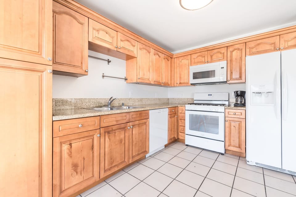 Kitchen is stocked with dishes, cooking, baking and meal prep gear. All standard large and small appliances included. Guests must provide their own food, drinks, spices, and condiments
                