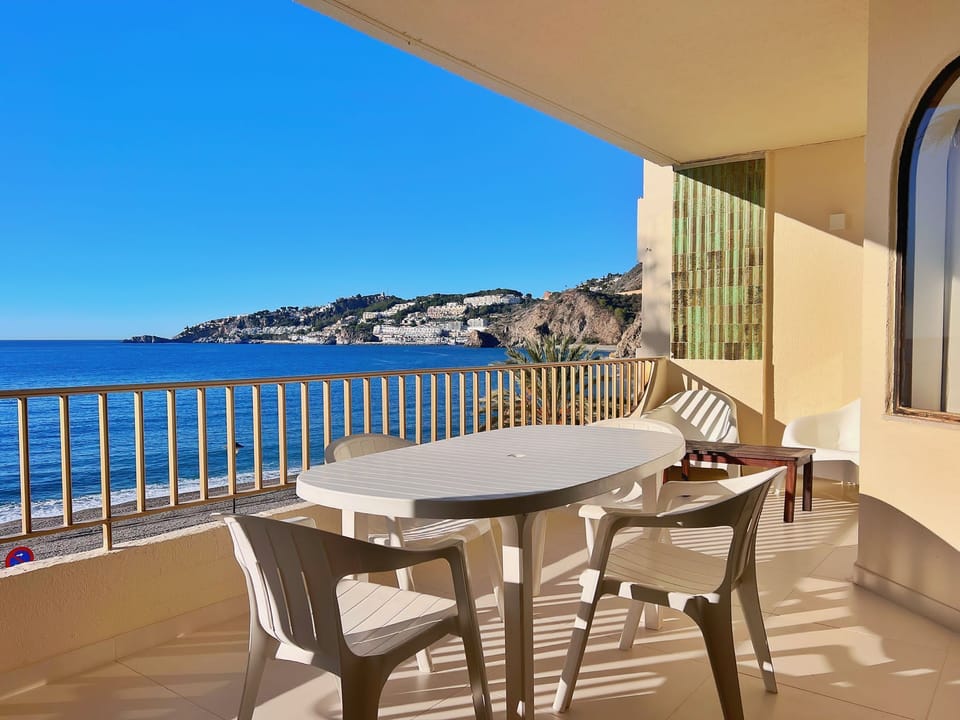 BIG TERRACE 20 M2 OVER COTOBRO BEACH ALL DAY SUNNY ,  SOUTH LOOKING, UP TO 6 PAX