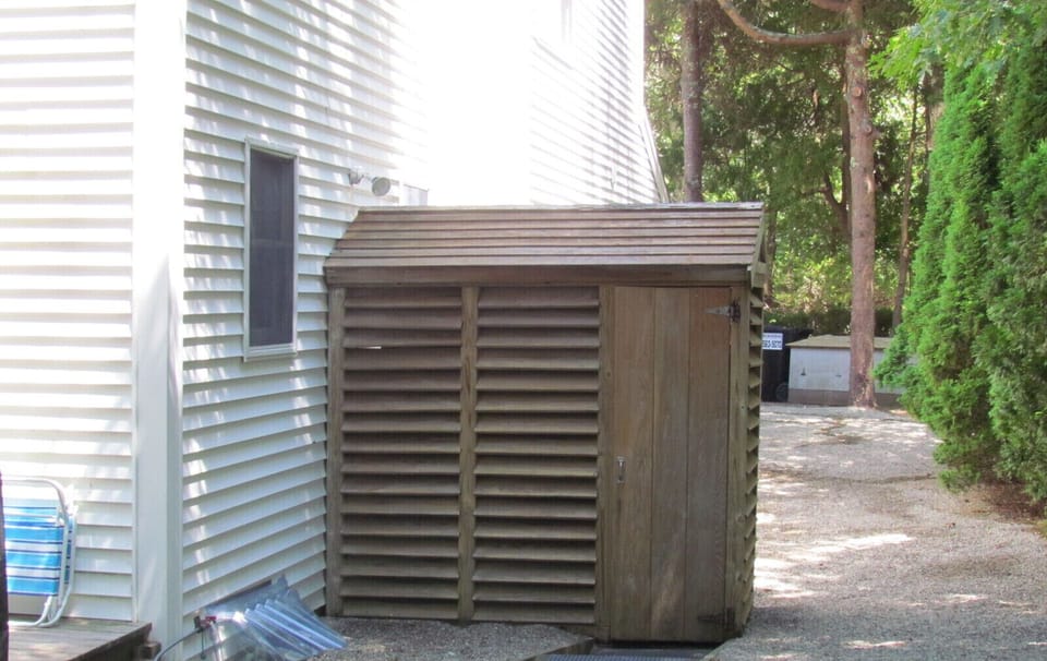 outdoor shower, fully enclosed