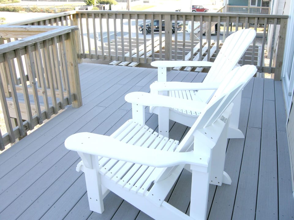 2nd floor deck, great for happy hour