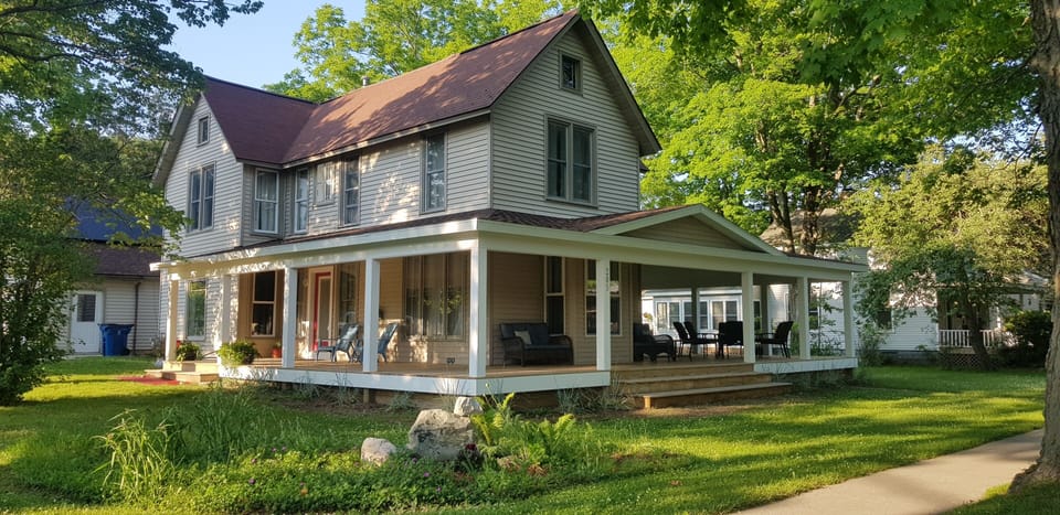 The Forest House, just a short walk to the Frankfort Beach and/or Downtown!