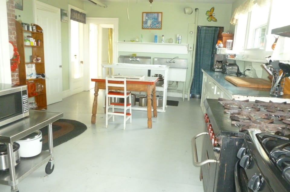 Big space for the kitchen.
