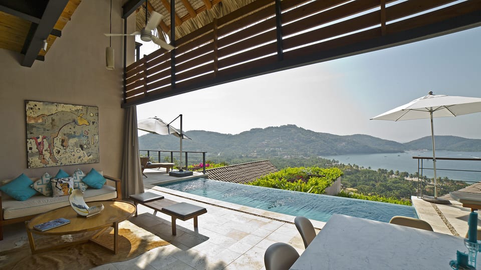 living area with spectacular view of the bay