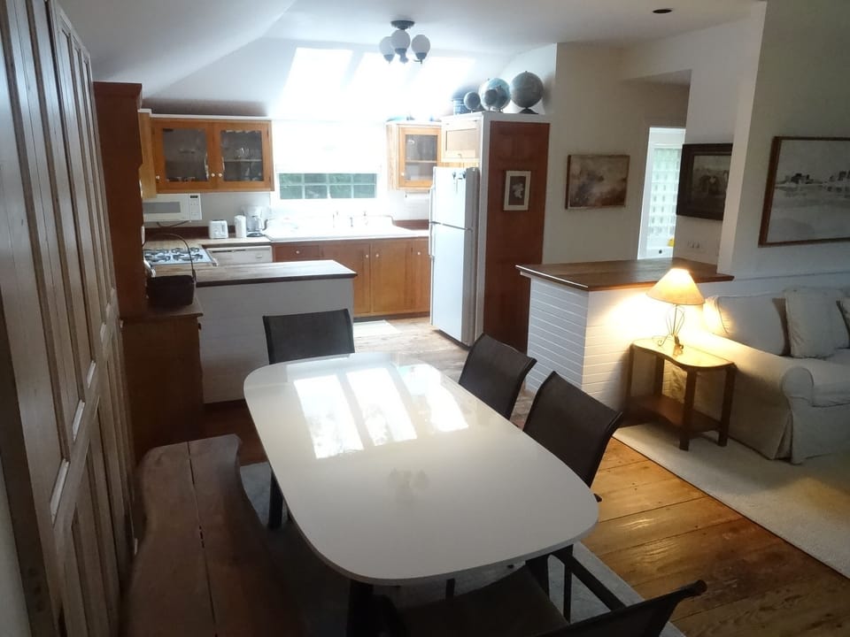 dining area - view into kitchen
